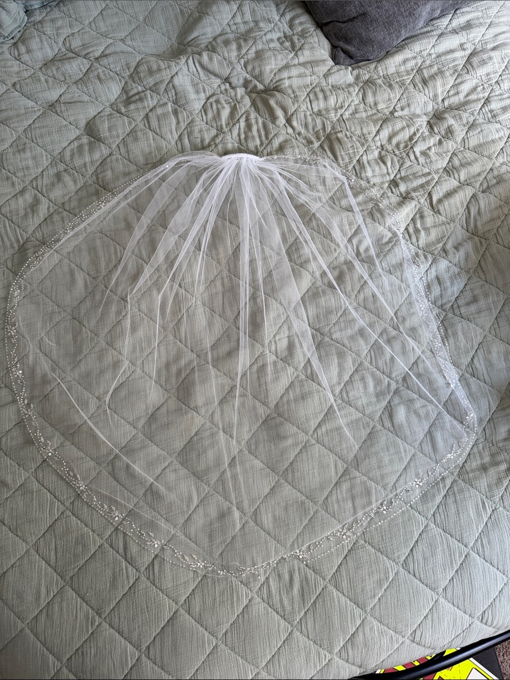 White Bridal Veil with Beaded Edge